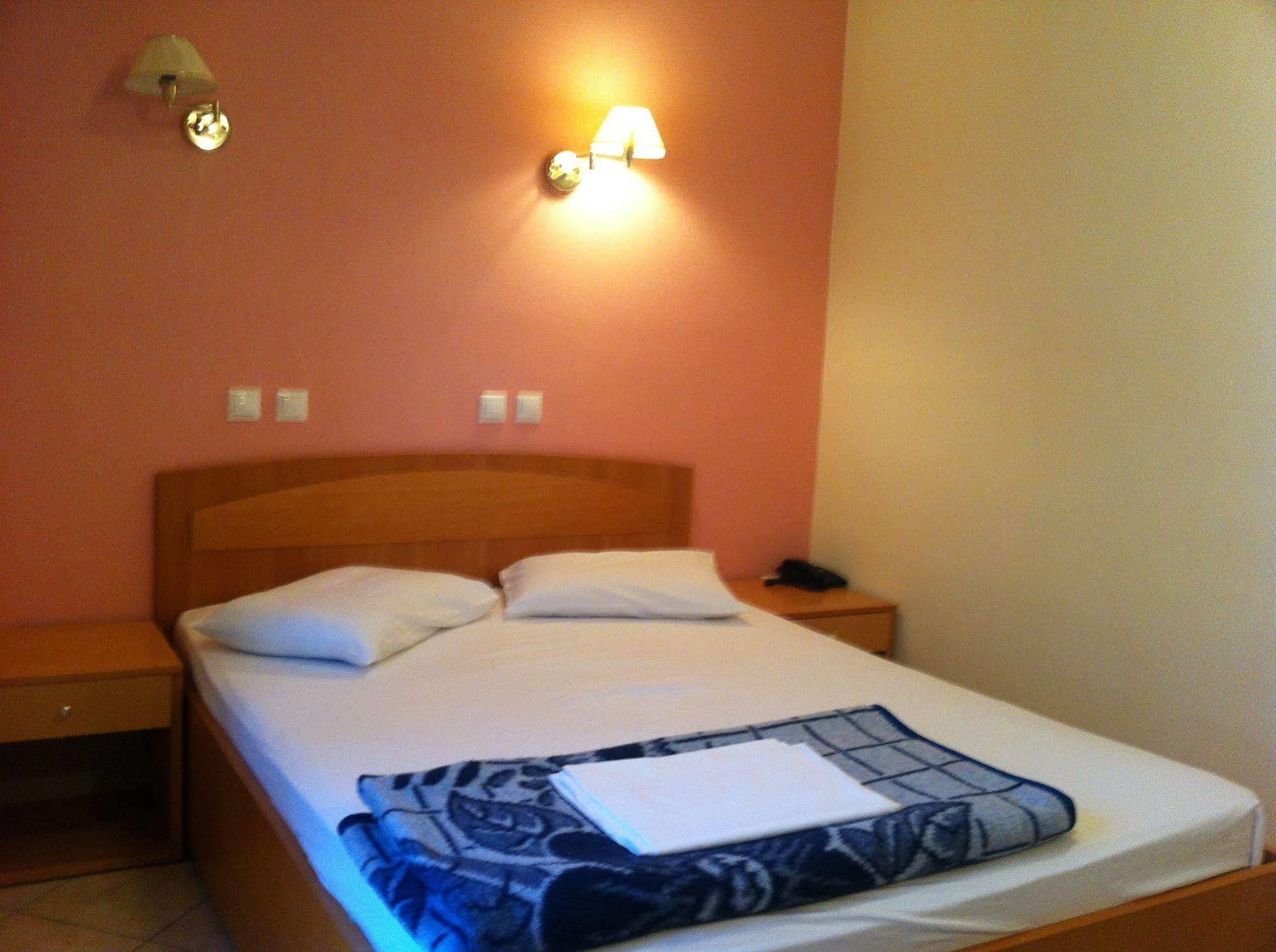 Cybele Guest Accommodation Athén Kültér fotó